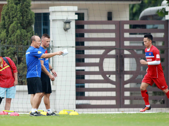 Những giọt nước mắt cùng lời chia sẻ sau chiến thắng của U23 Việt Nam tố cáo con người thật của HLV Park Hang Seo